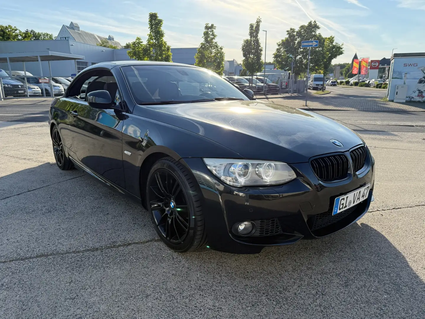 BMW 335 i Cabrio M Sport Paket H/K XENON NAVI Schwarz - 2