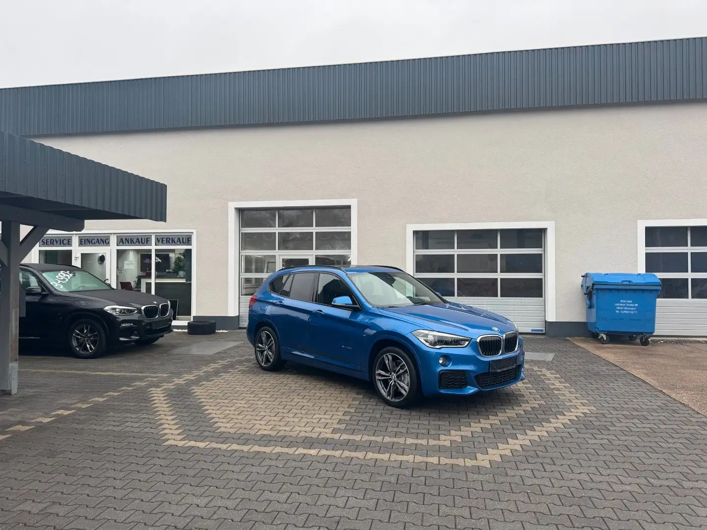BMW X1 20i xDrive M Sport Autom AHK Pano LED DAB Bleu - 1