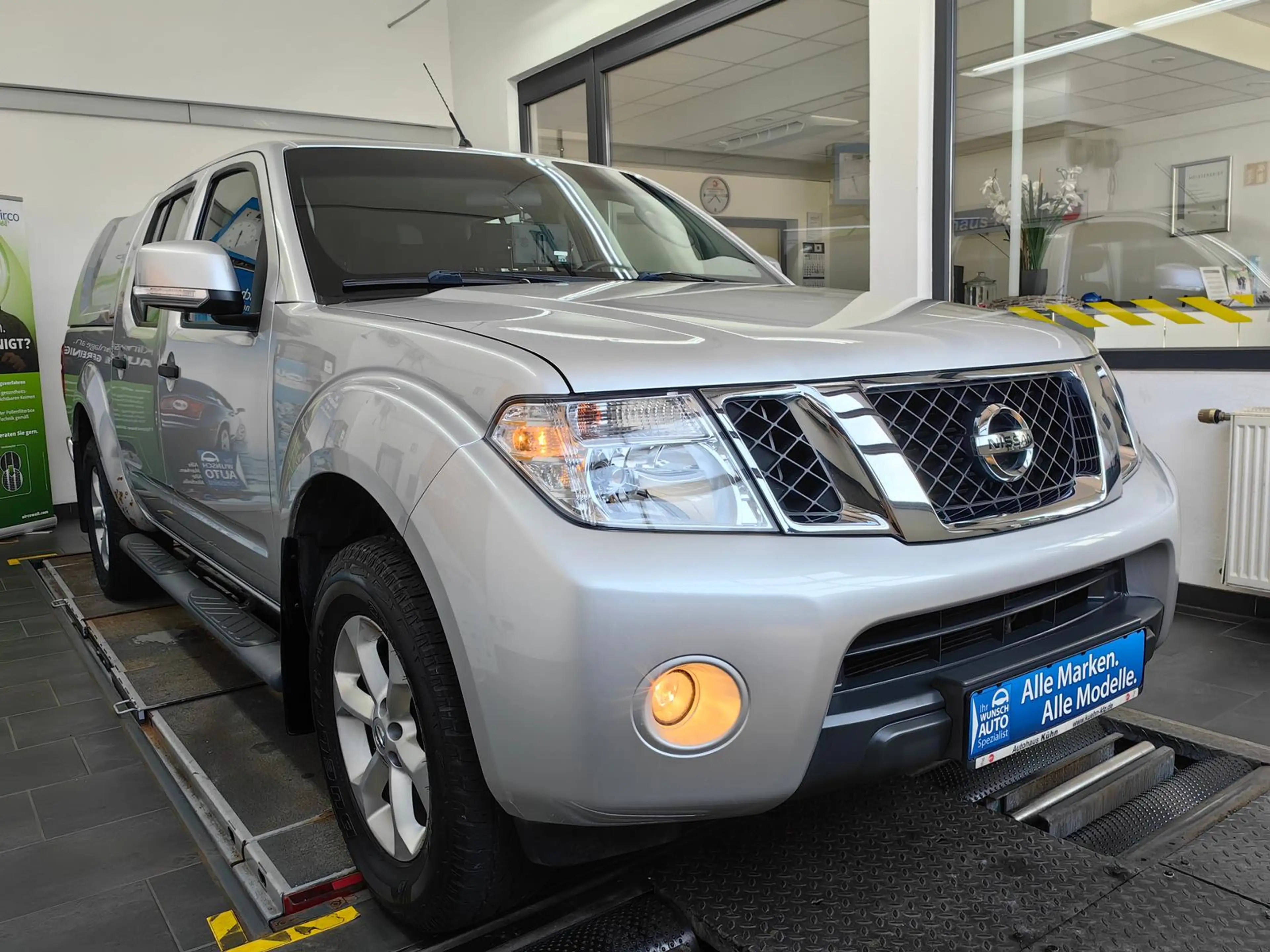 Nissan Navara Double Cab SE 4X4 2.5 dCi Diesel KAT — photo 15