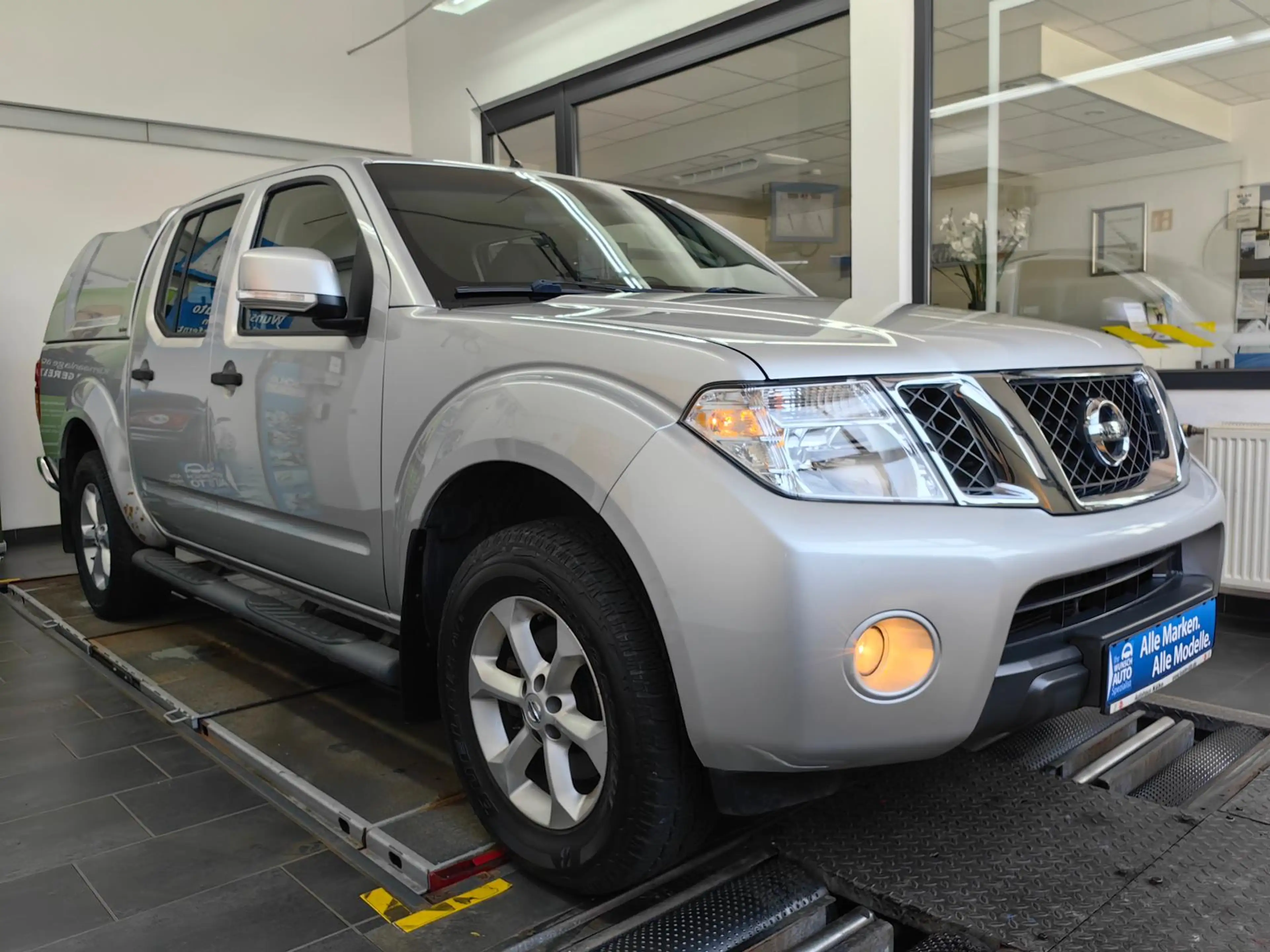 Nissan Navara Double Cab SE 4X4 2.5 dCi Diesel KAT — photo 14