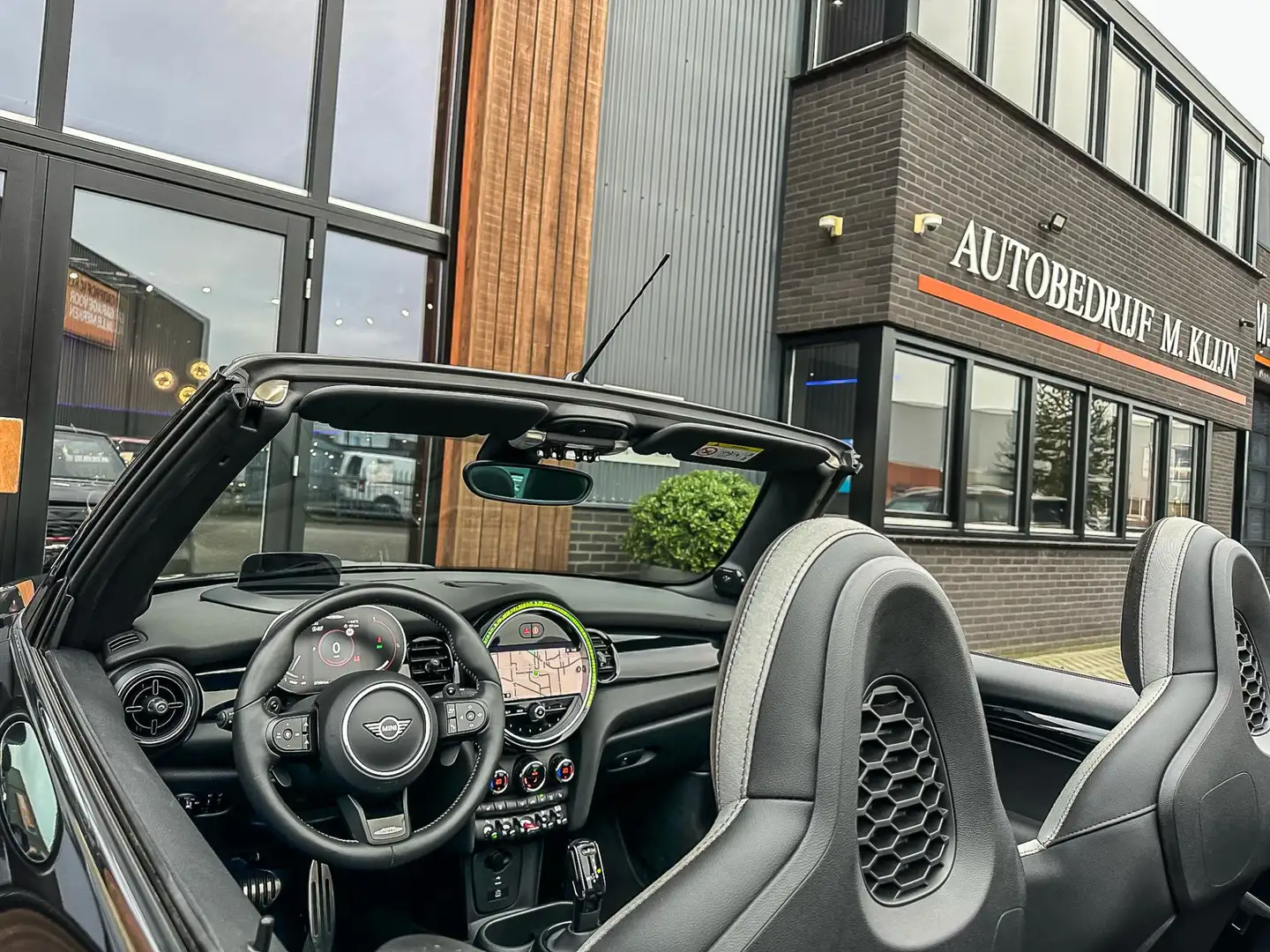 MINI John Cooper Works Cabrio Mini 2.0 JCW F1 aut 231pk/Camera/Head up/HK/Btw/Bo Černá - 2