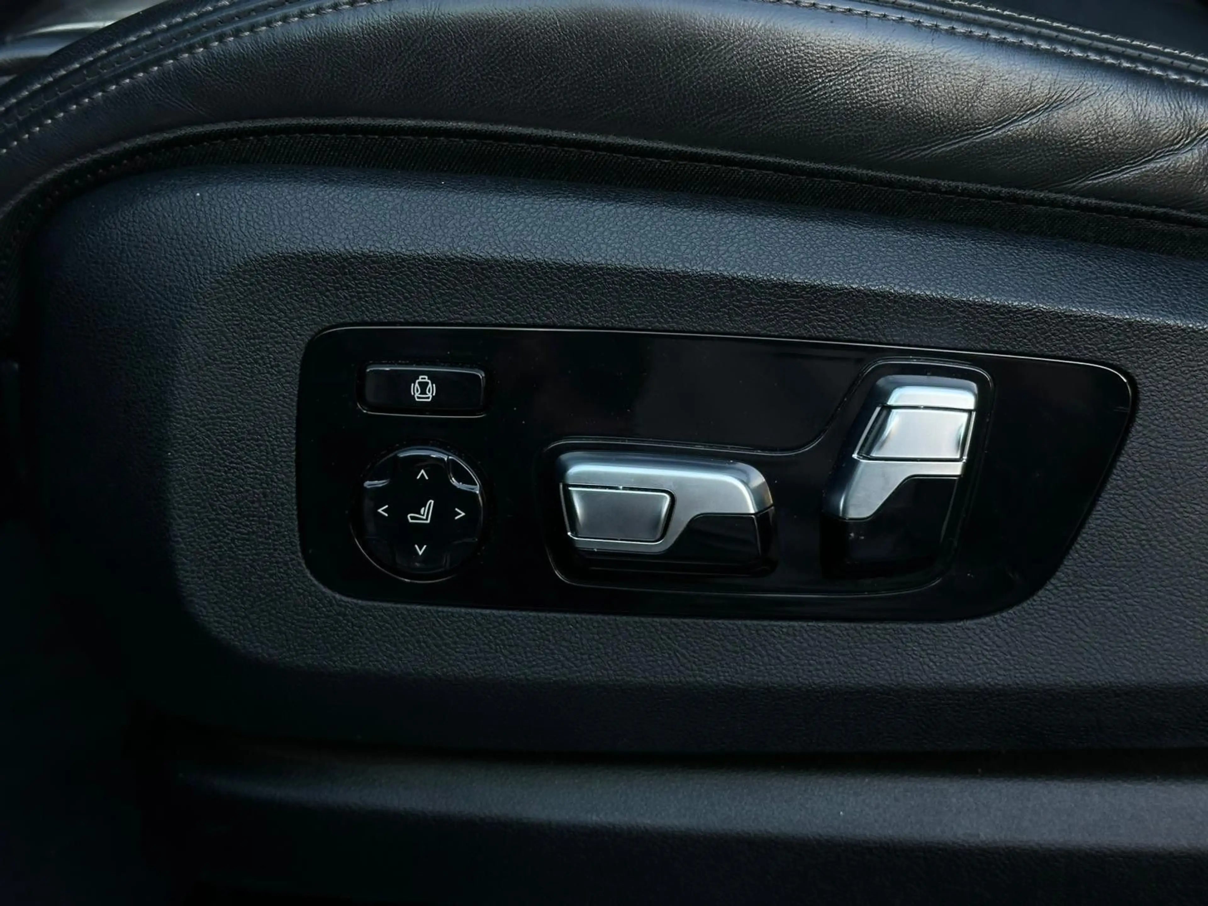 BMW X7 XDRIVE 30d M SPORTPAKET SKYLOUNGE LASER HuD — photo 11