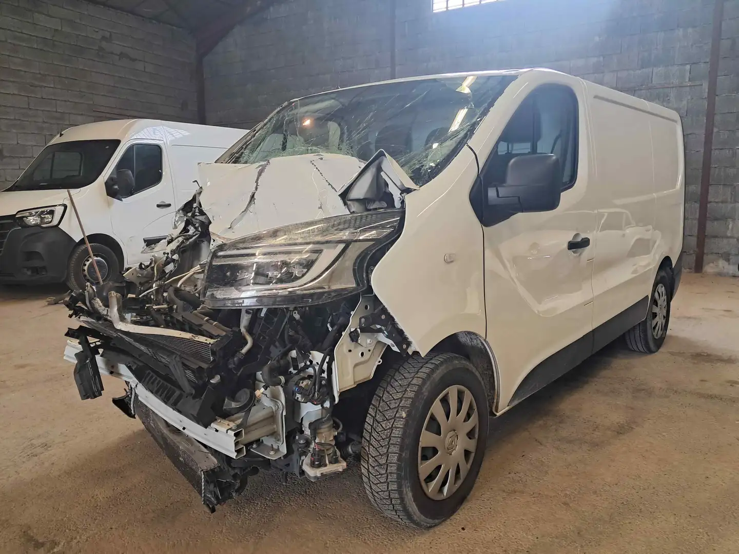 Renault Trafic 2,0 dci 120 Weiß - 1