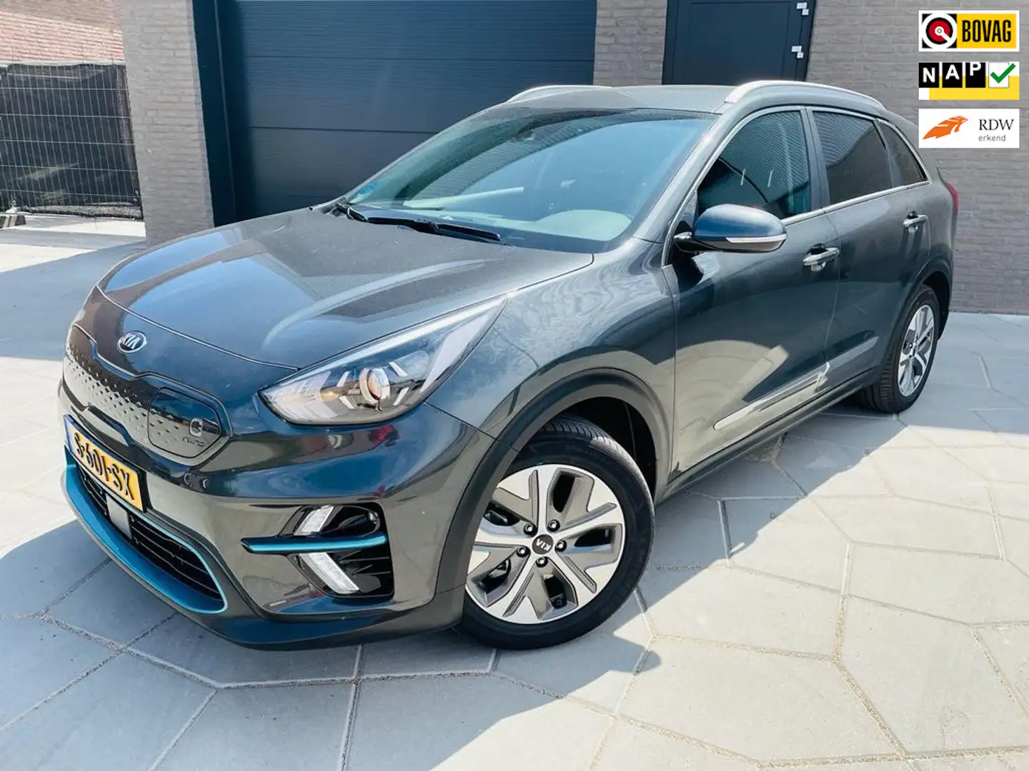 Kia e-Niro DynamicPlusLine 64kWh Grijs - 1