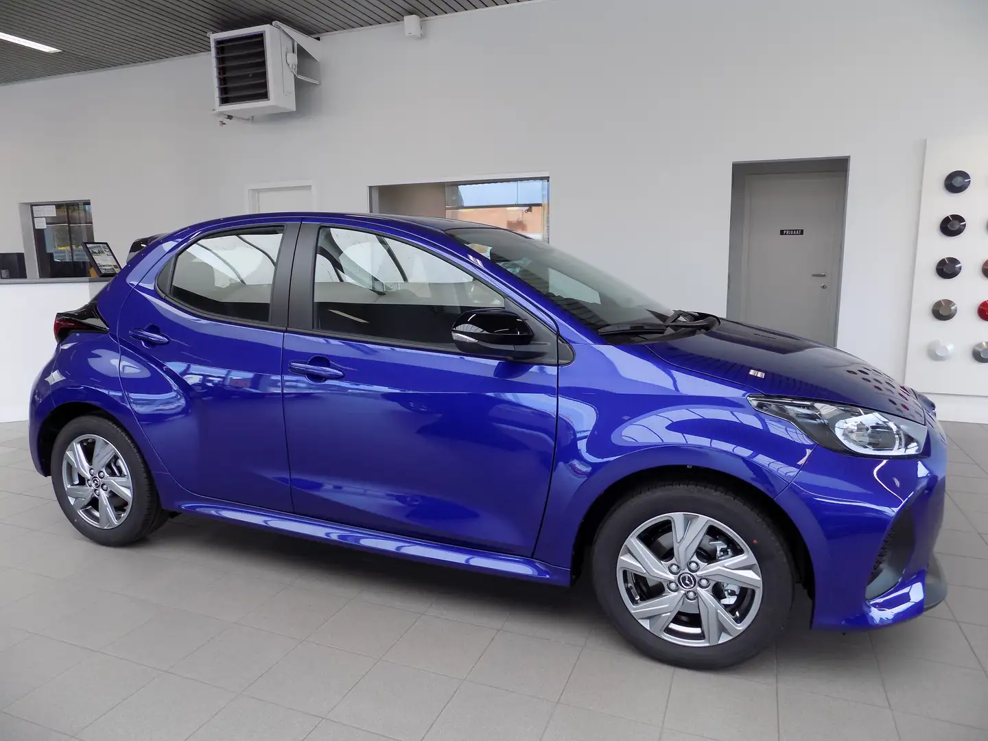 Mazda 2 Hybrid 1.5i VVT-i E-CVT Exclusive-Line Bleu - 2