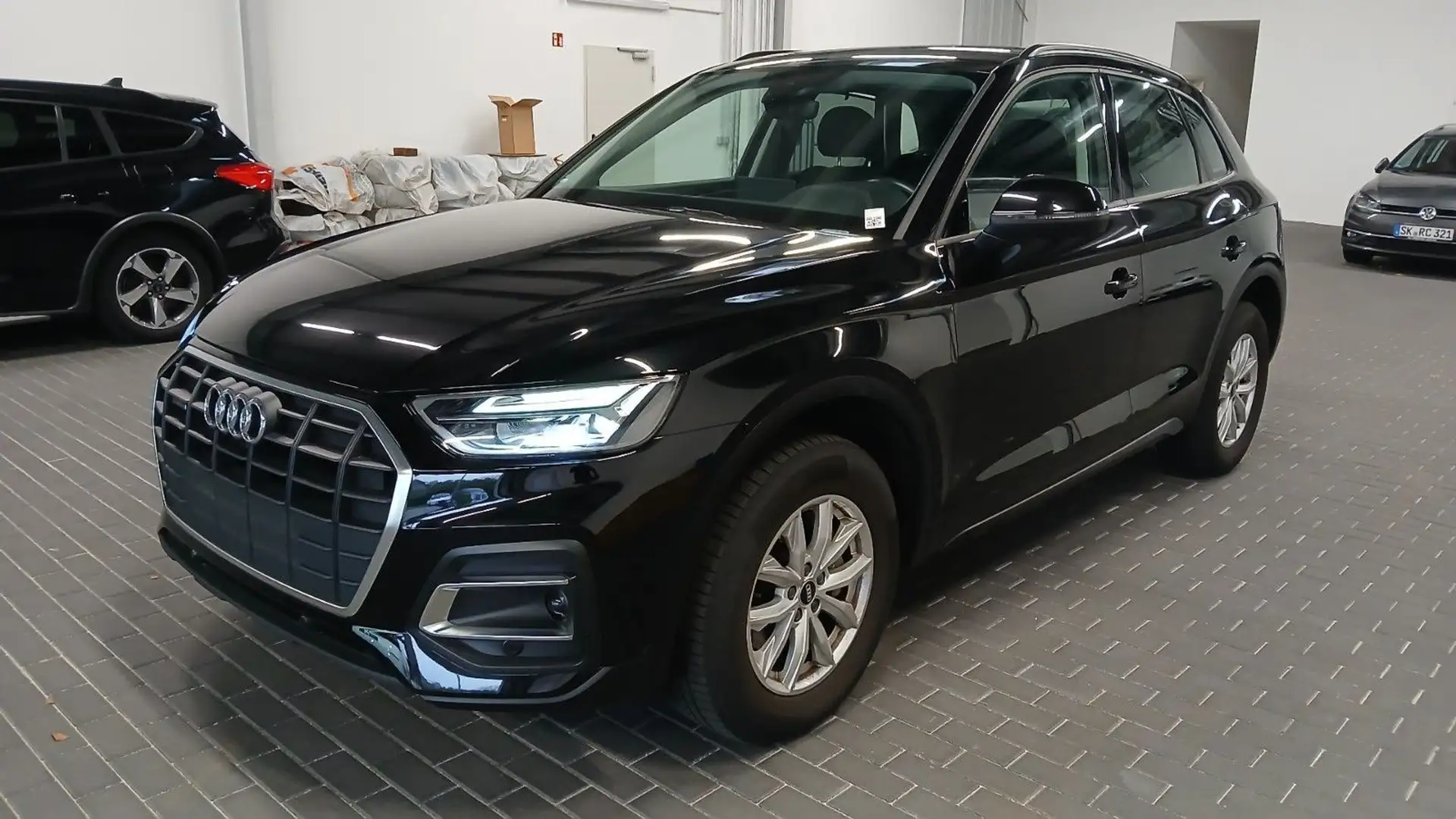 Audi Q5 40 quattr STHZG*AHK*Kamera*DAB*LED*Virtual*18 Schwarz - 2
