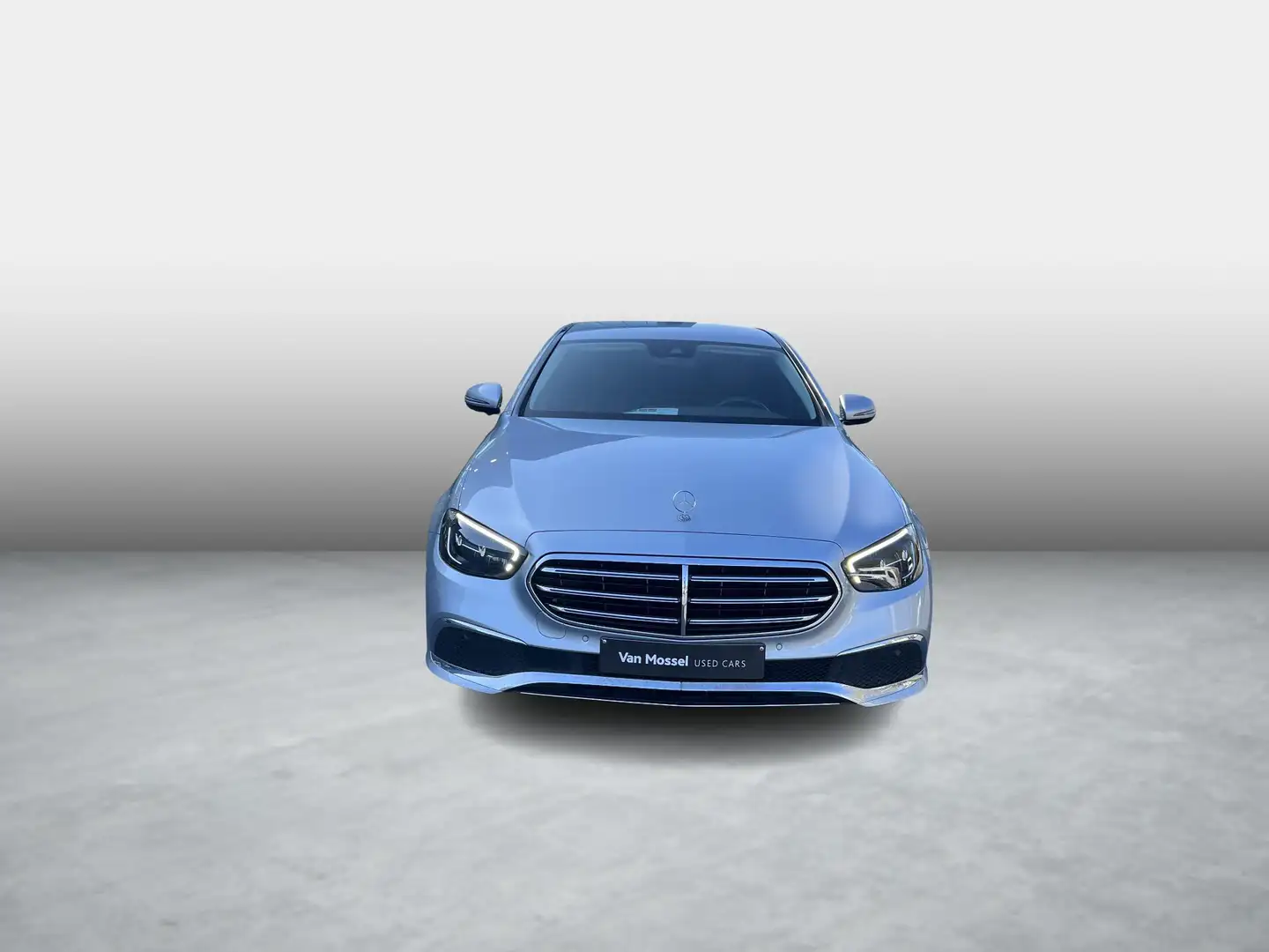 Mercedes-Benz E 200 200d Berline + BURMESTER + LEDER + TREKHAAK + 1y U Argento - 2