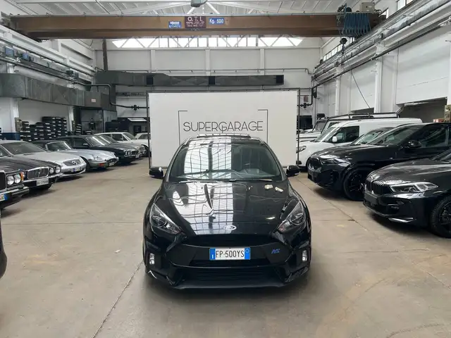 Ford Focus view 3