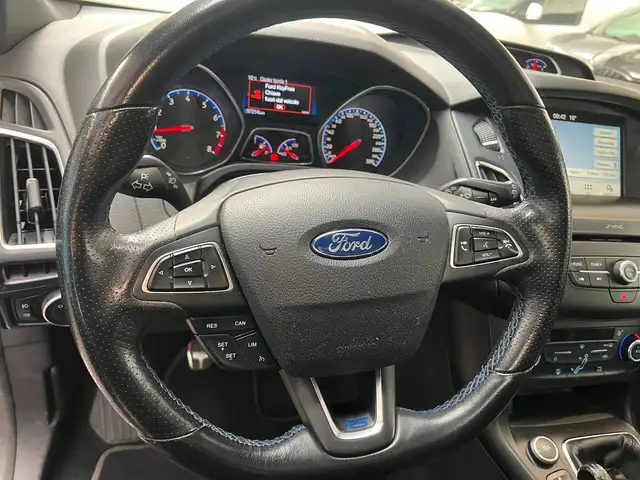Ford Focus view 16