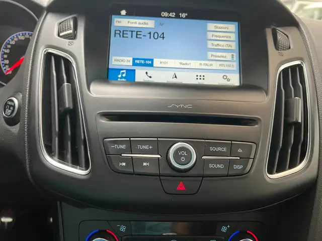 Ford Focus view 21