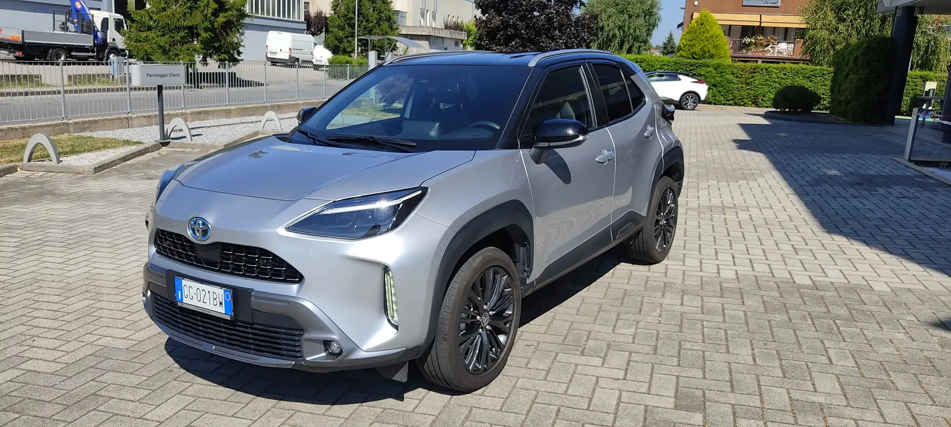 Toyota Yaris Cross 1.5 Hybrid 115CV AWDi Adventure Argento - 2