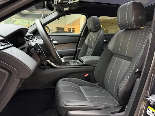 Land Rover Range Rover Velar view 13