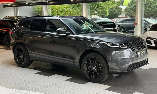 Land Rover Range Rover Velar view 4