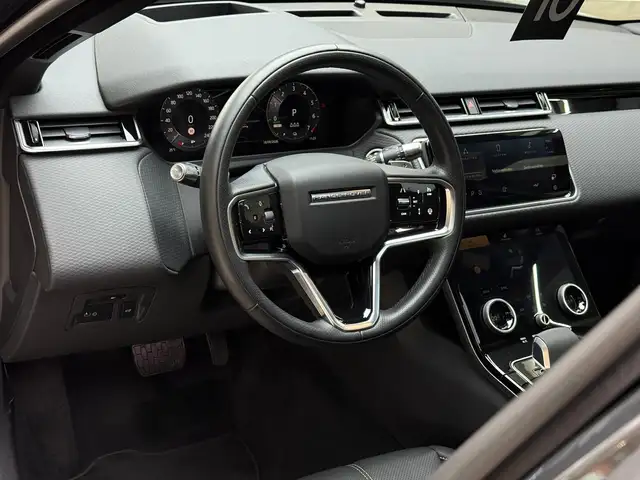 Land Rover Range Rover Velar view 14