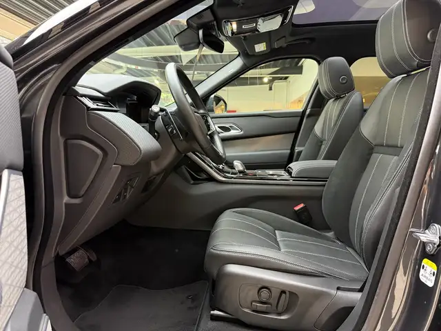 Land Rover Range Rover Velar view 12