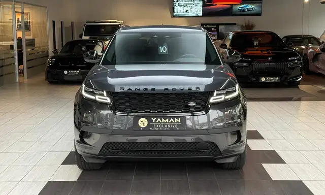 Land Rover Range Rover Velar view 3