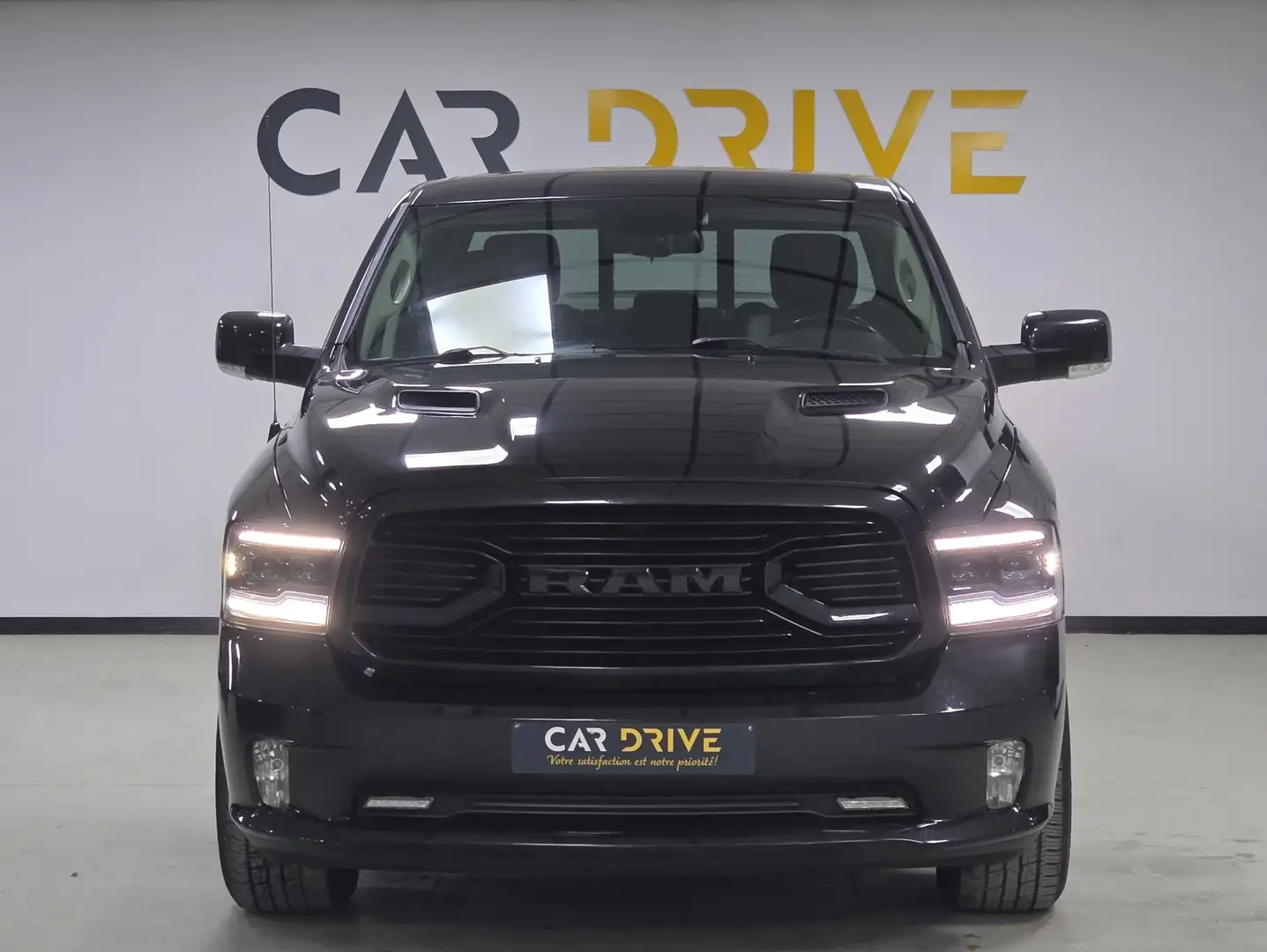 Dodge RAM 5.7 HEMI FACELIFT TVAC/CAMERA/1ER PROPRIO/FULL OP Noir - 2
