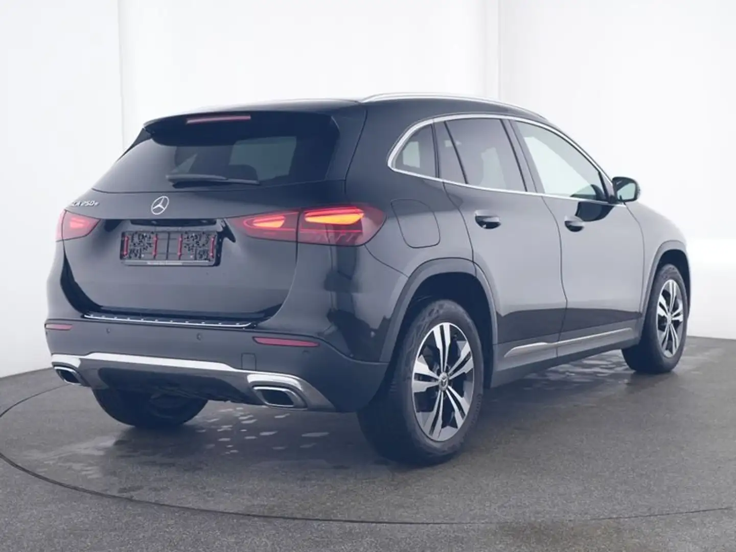 Mercedes-Benz GLA 250 e Progressive ADVANCED+AHK+DISTRONIC+WIN Czarny - 2