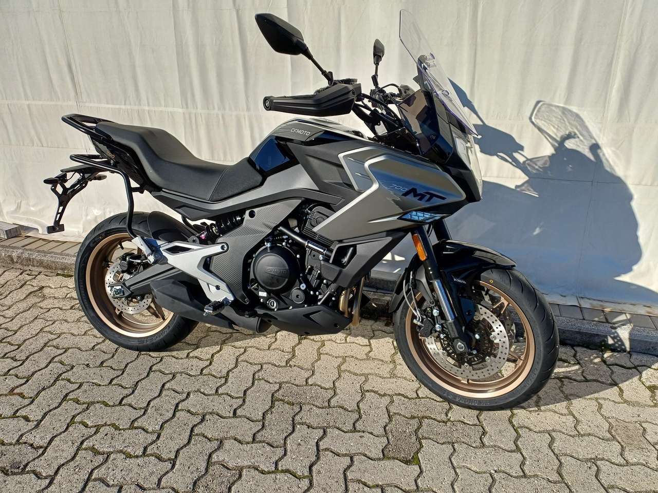 CFMOTO 700 MT