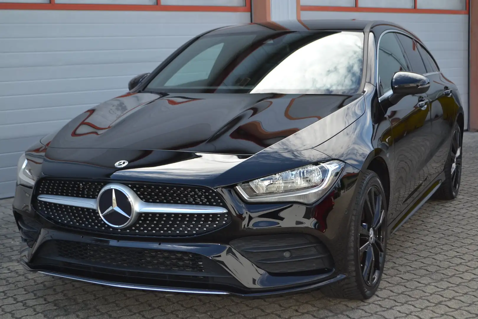 Mercedes-Benz CLA 250 CLA 250 e DCT Shooting Brake*AMG*NAVI*LEDER*TOP* Noir - 1