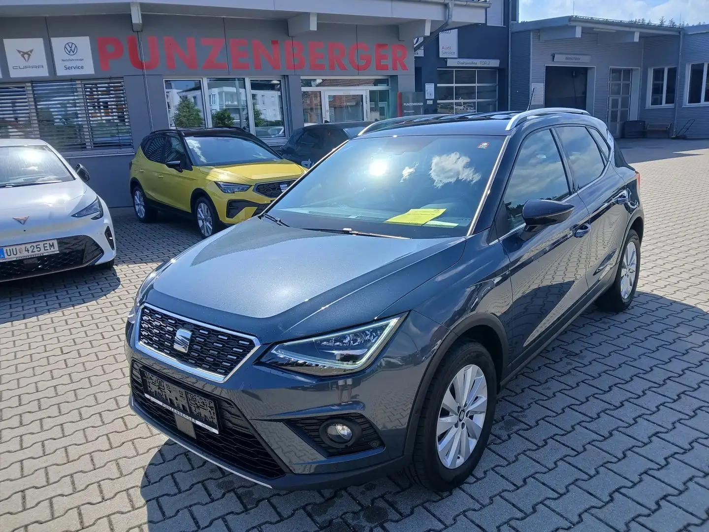 SEAT Arona Xcellence TDI DSG Grau - 1