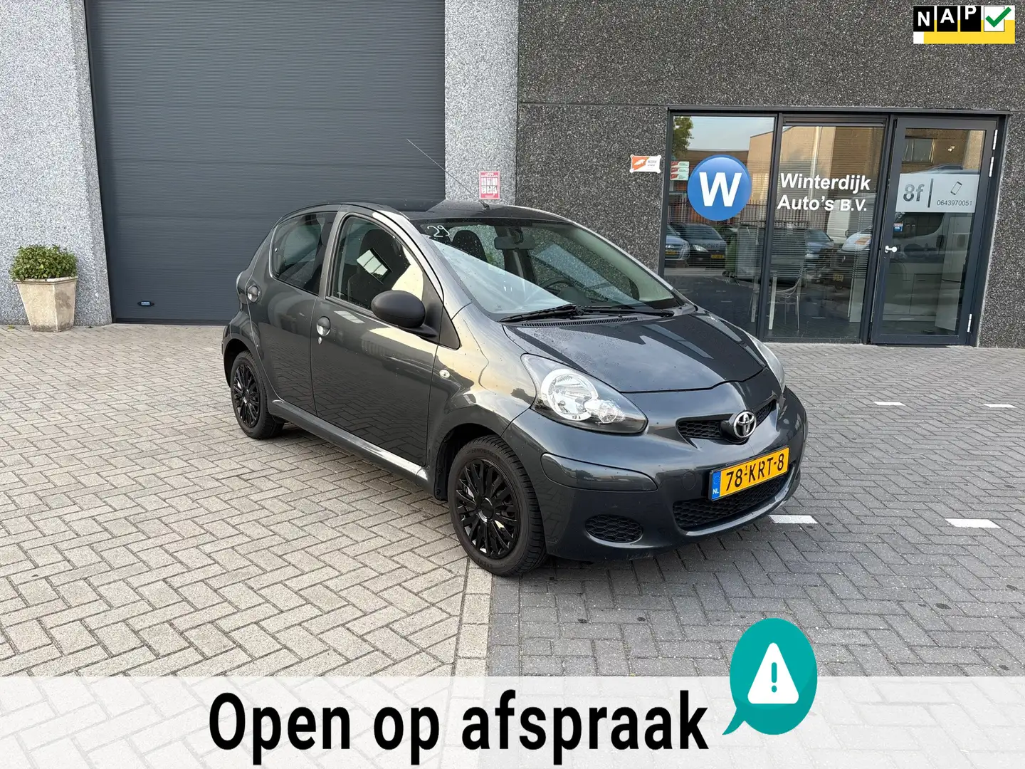 Toyota Aygo 1.0-12V Benzine! Zuinig! Betrouwbaar! Met Apk! Gris - 1