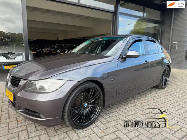 BMW 318 3-serie 318i Business Line / apk 10-2027