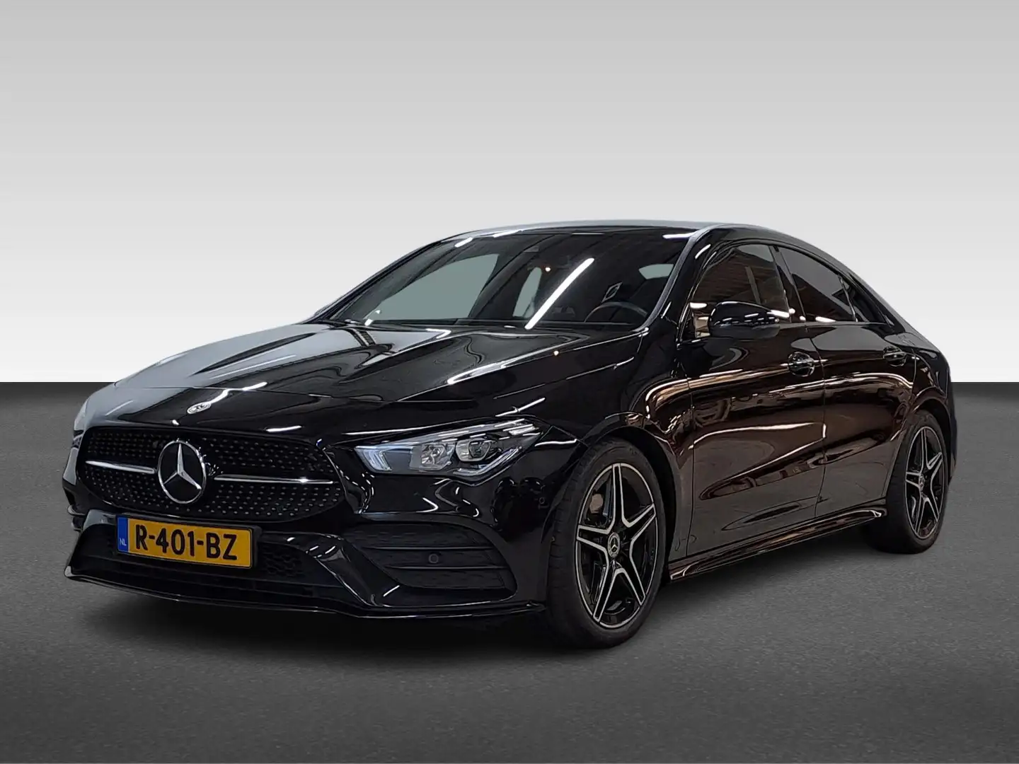 Mercedes-Benz CLA 180 Coupé 136PK AUTOMAAT BUSINESS SOLUTION AMG LINE NA Schwarz - 1