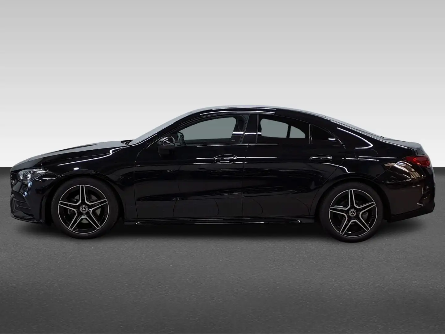 Mercedes-Benz CLA 180 Coupé 136PK AUTOMAAT BUSINESS SOLUTION AMG LINE NA Schwarz - 2
