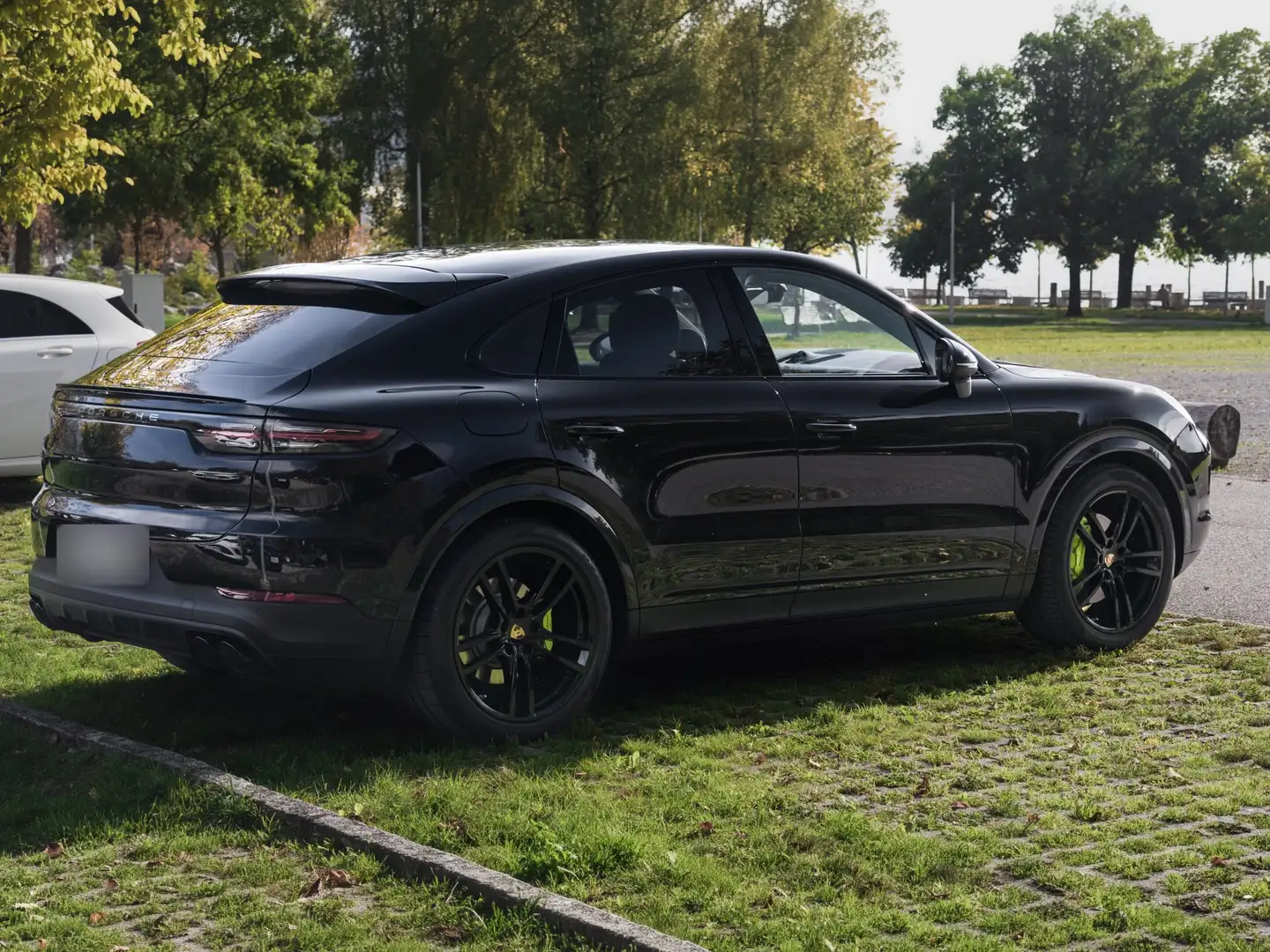 Porsche Cayenne E-Hybrid Coupé Schwarz - 2