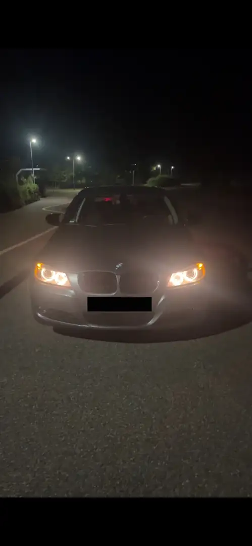 BMW 320 320i Edition Exclusive Grau - 2