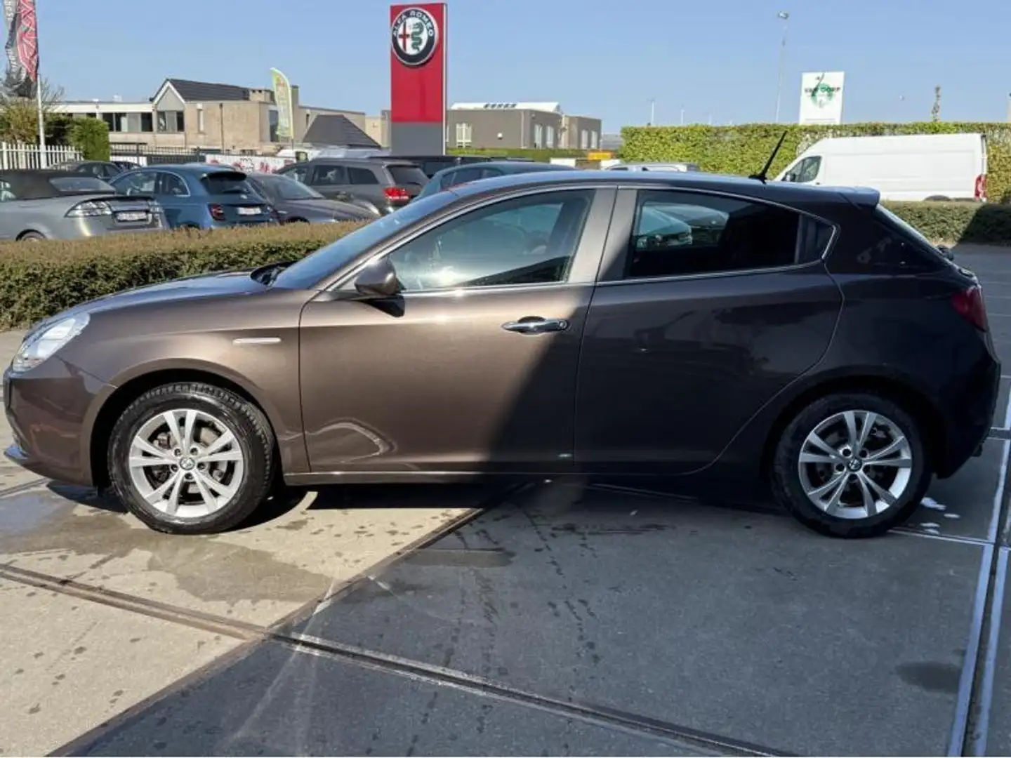 Alfa Romeo Giulietta Distinctive 1.4 TB Brun - 2