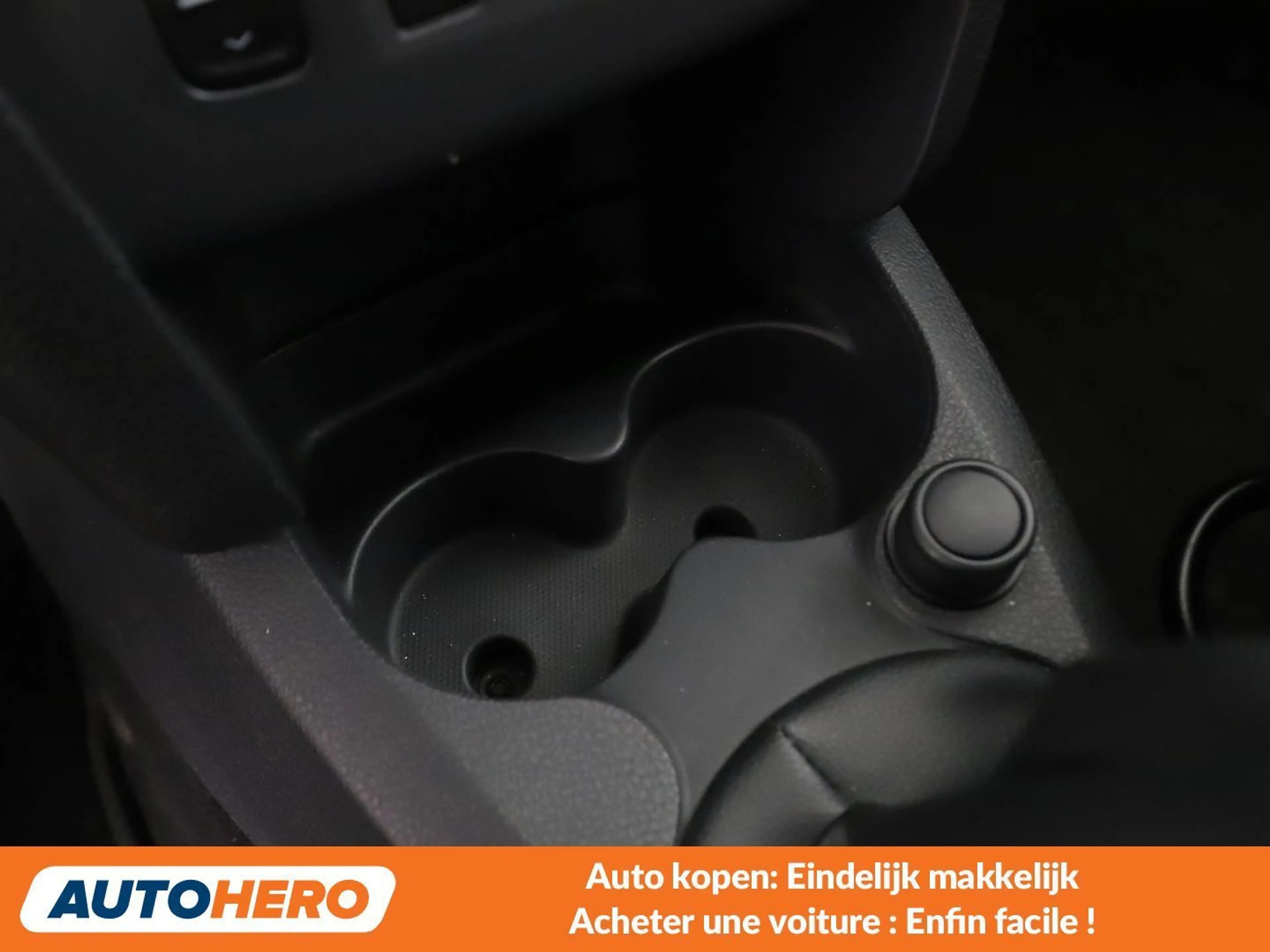Dacia Logan 0.9 TCe Ambiance — photo 14