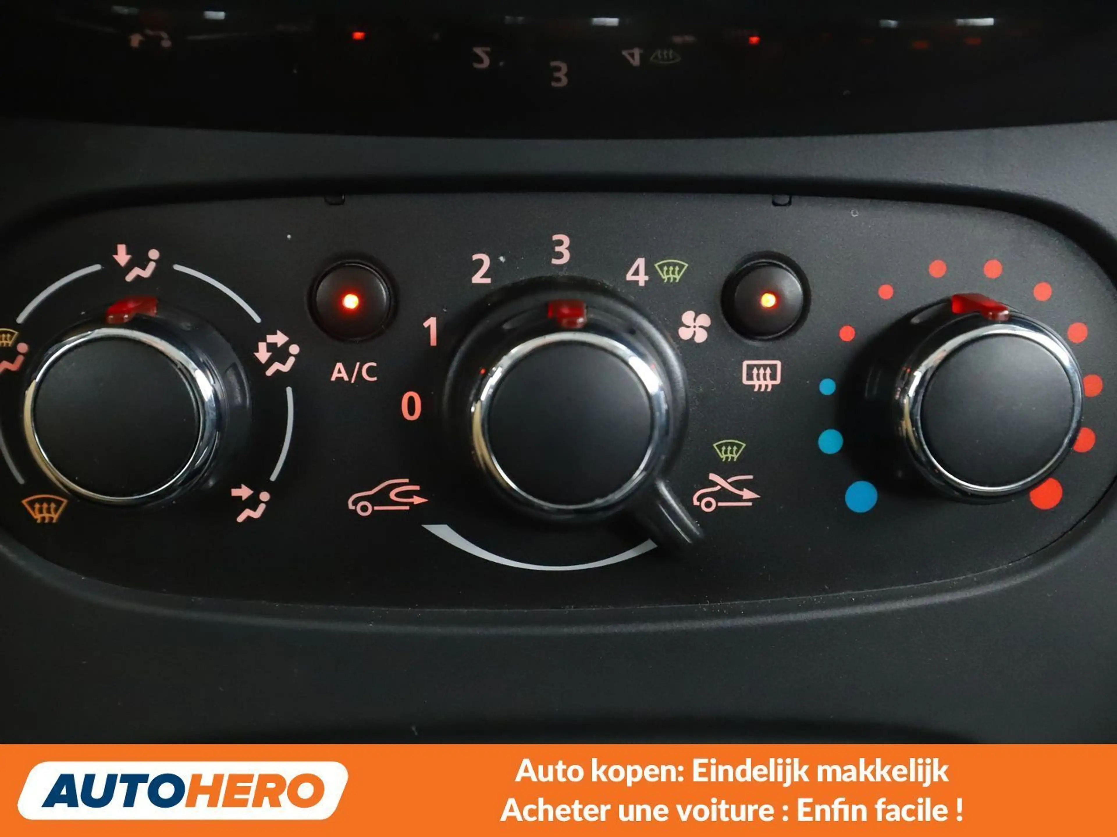 Dacia Logan 0.9 TCe Ambiance — photo 9