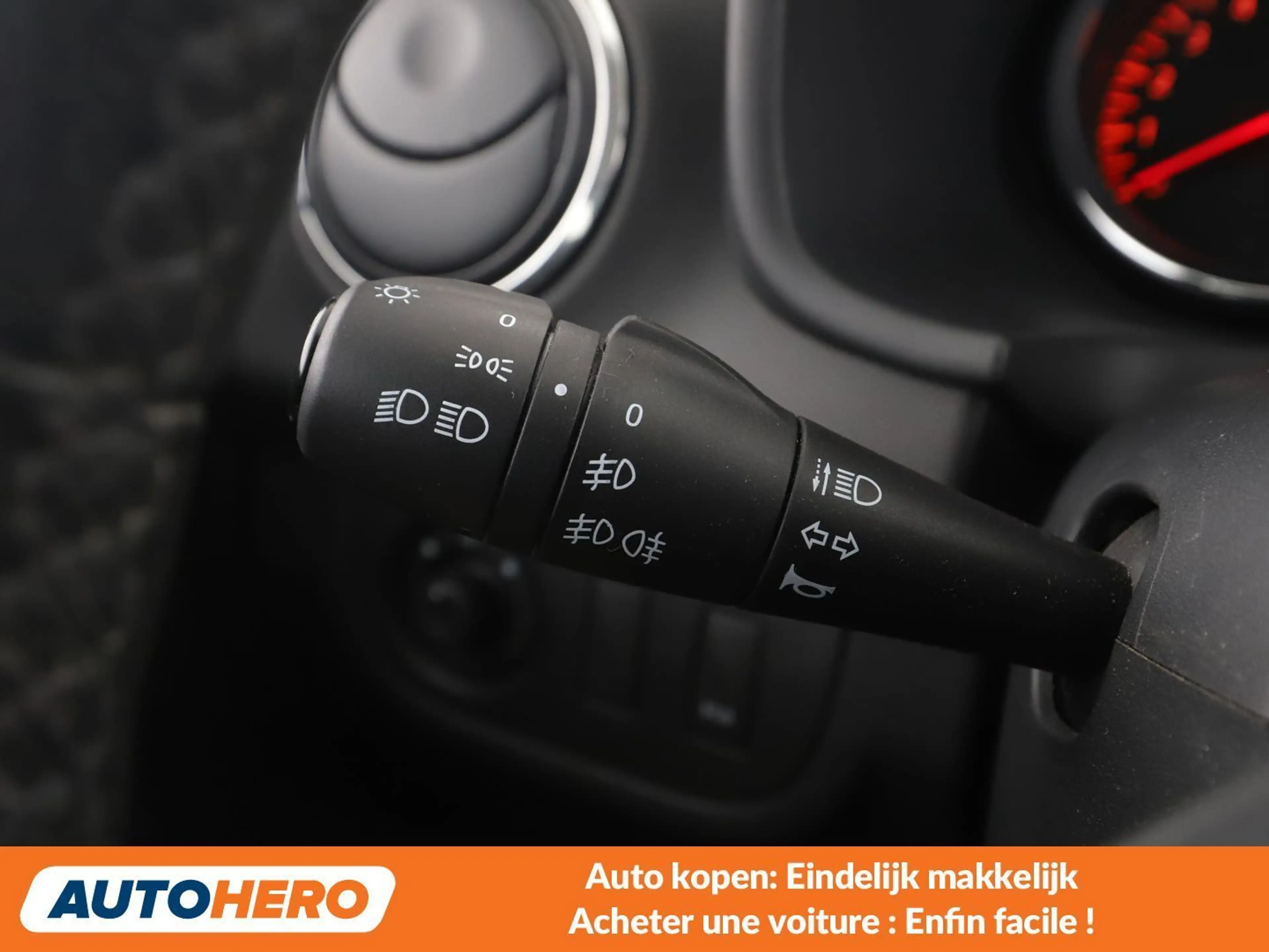Dacia Logan 0.9 TCe Ambiance — photo 11