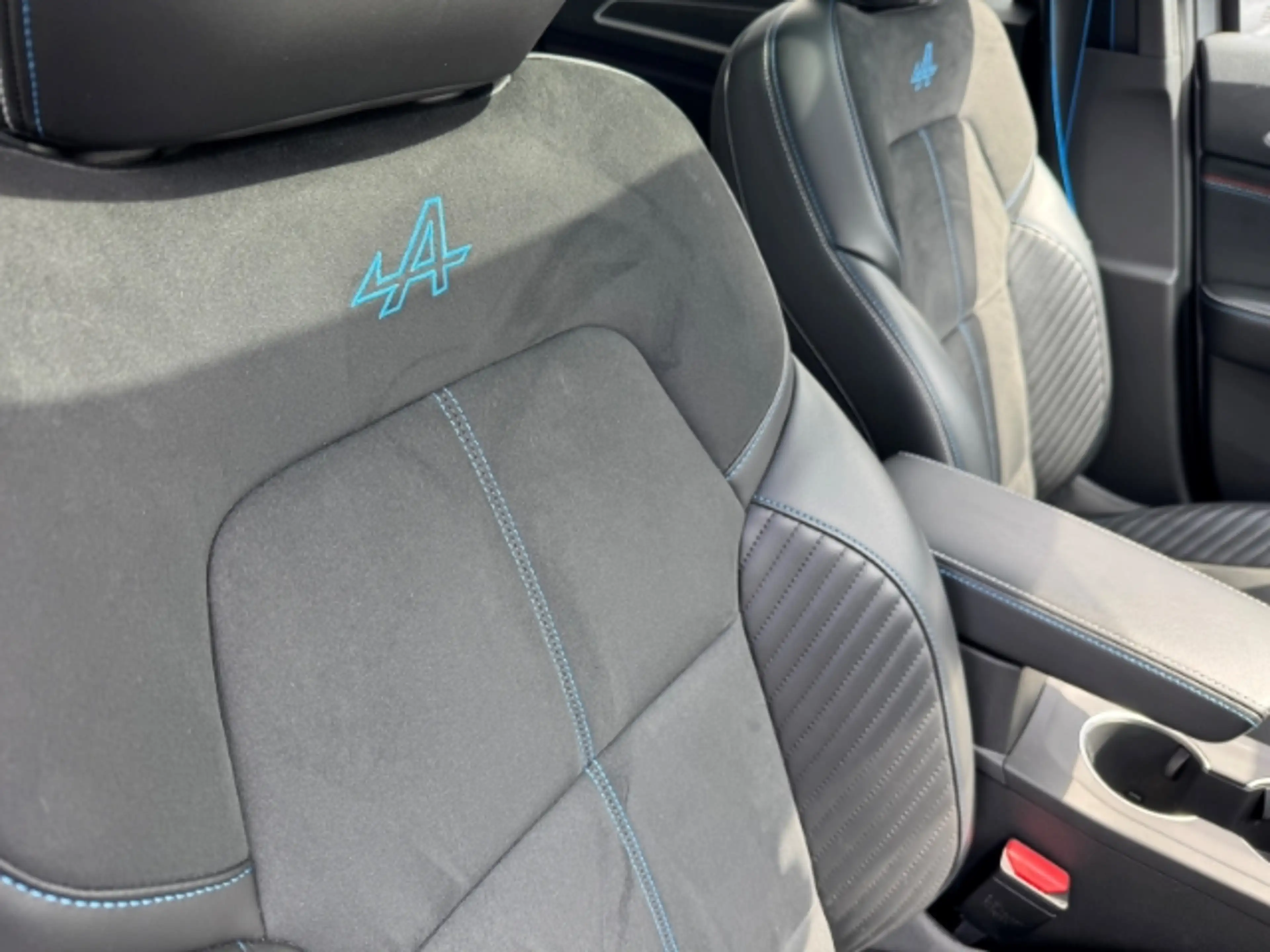 Renault Arkana Esprit Alpine Mild Hybrid 140 EDC Schiebedach — photo 9