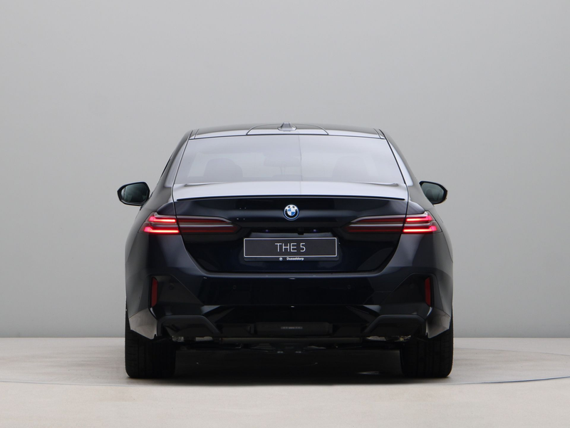 BMW 550 5-serie 550e xDrive — photo 10