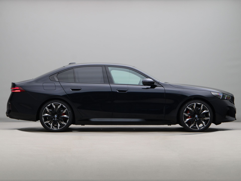 BMW 550 5-serie 550e xDrive — photo 8