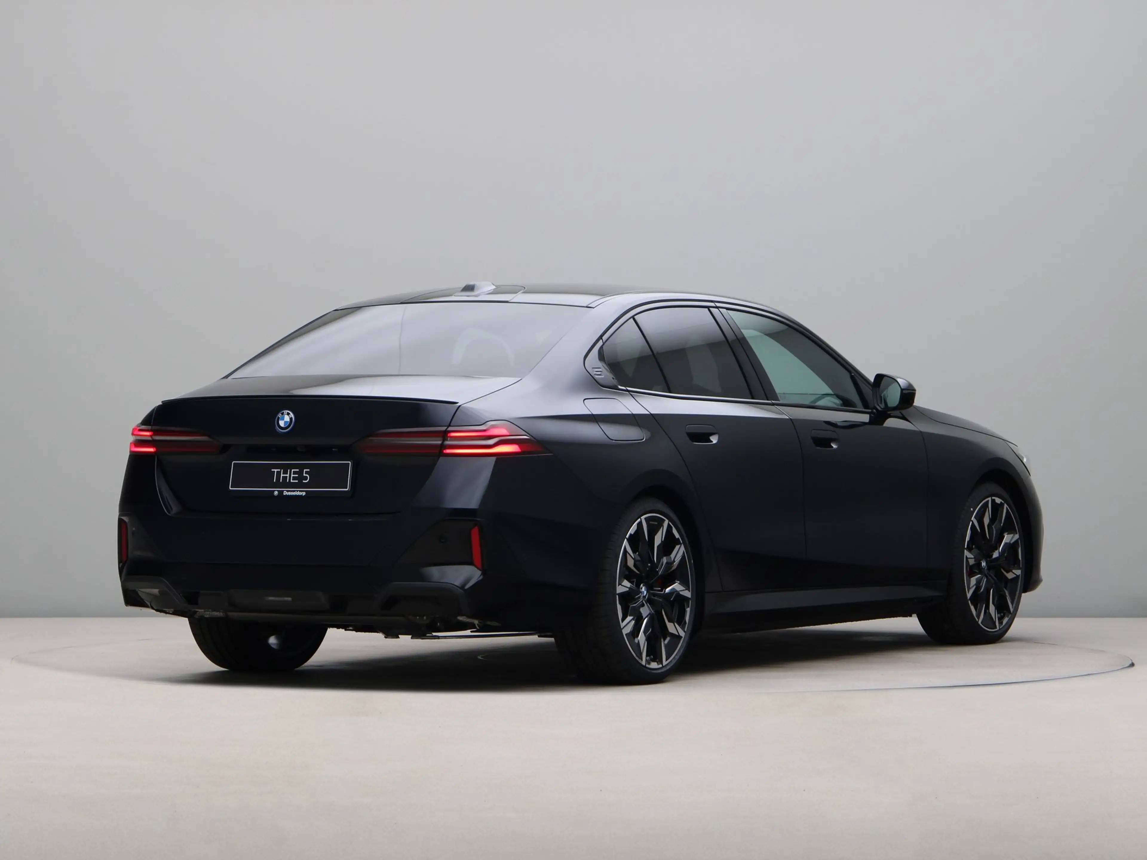 BMW 550 5-serie 550e xDrive — photo 9
