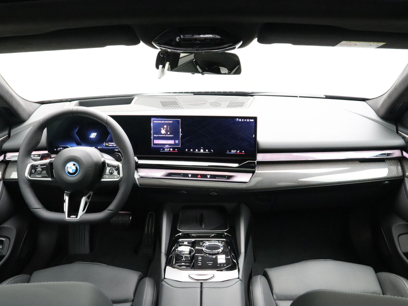 BMW 550 5-serie 550e xDrive — photo 13