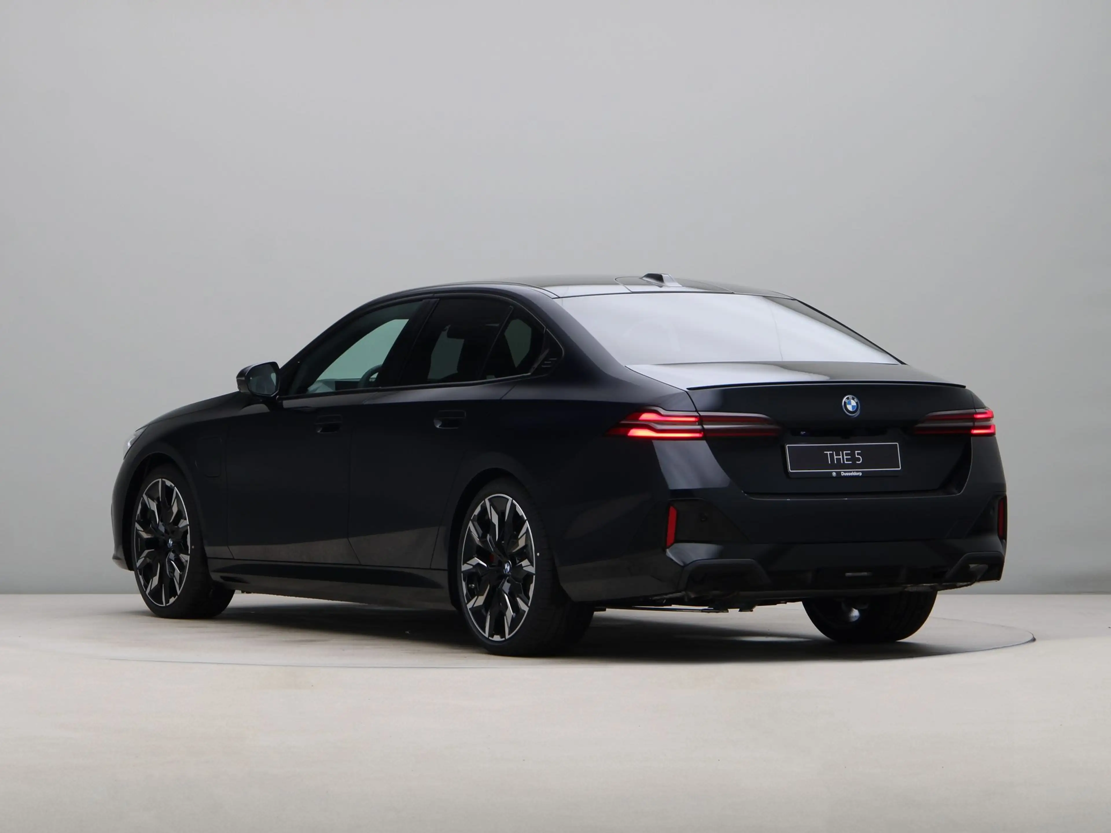 BMW 550 5-serie 550e xDrive — photo 11