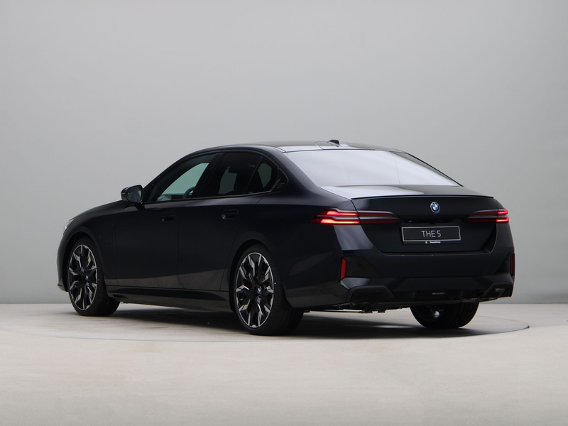 BMW 550 5-serie 550e xDrive — photo 11