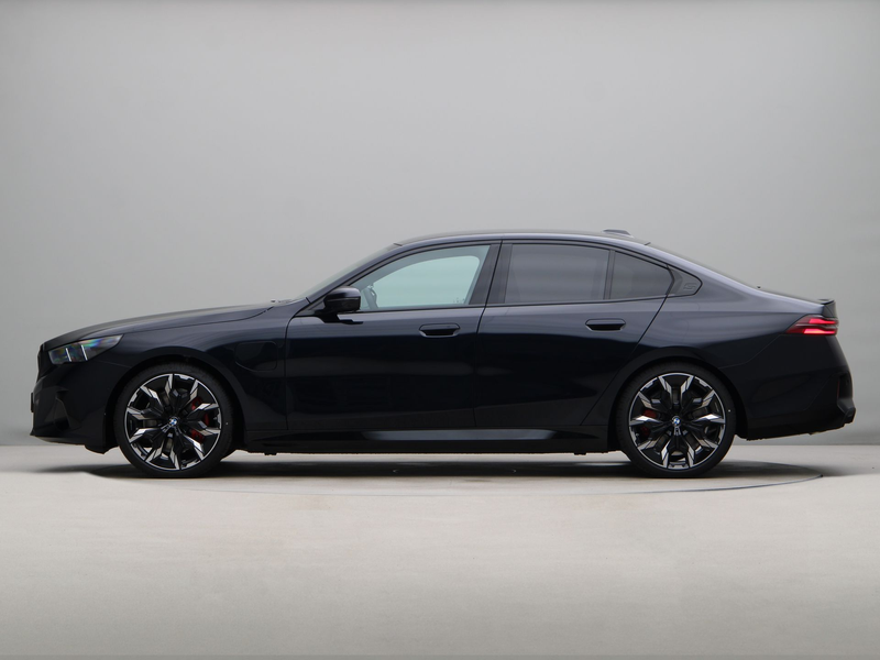 BMW 550 5-serie 550e xDrive — photo 12