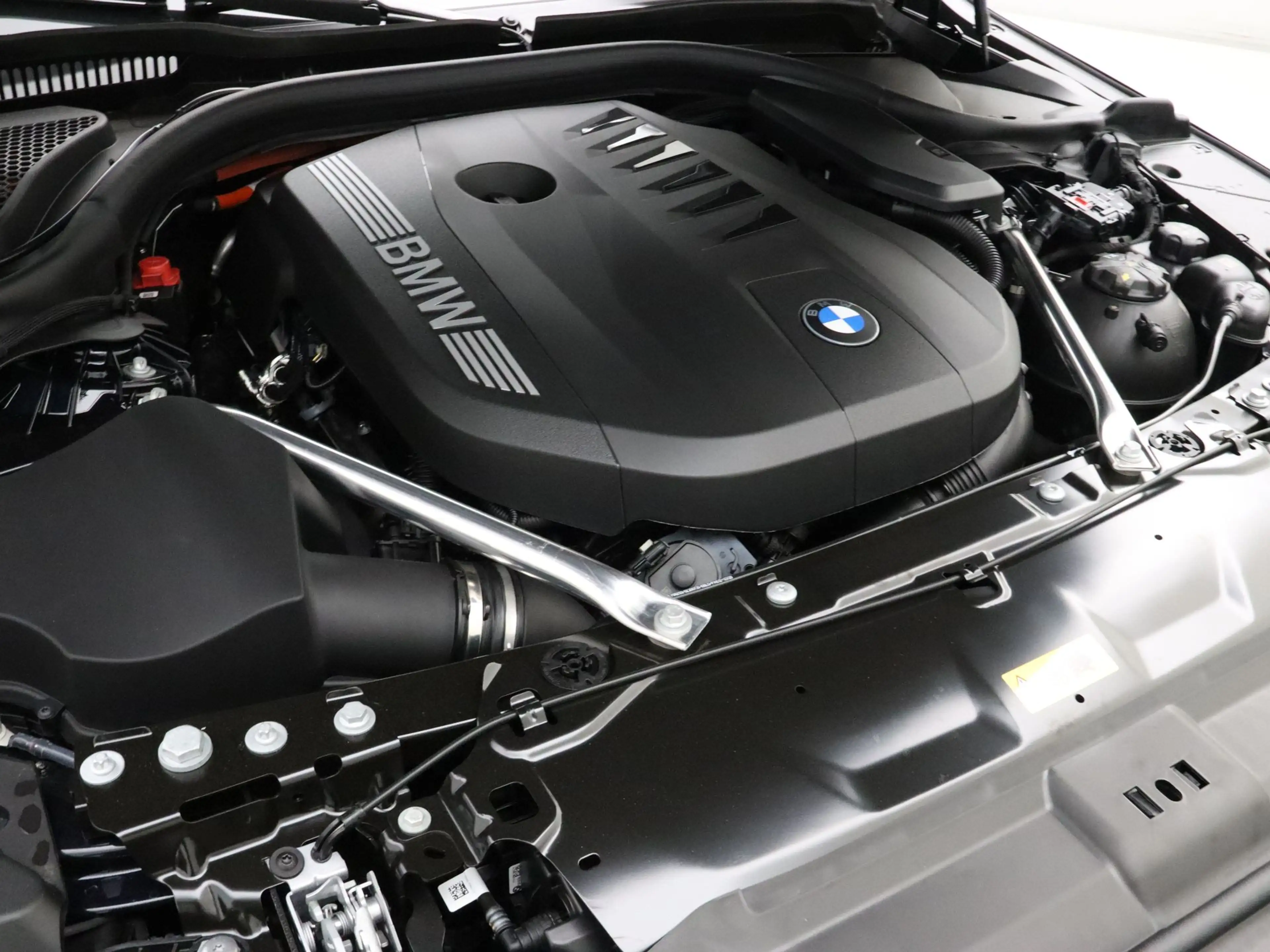 BMW 550 5-serie 550e xDrive — photo 4