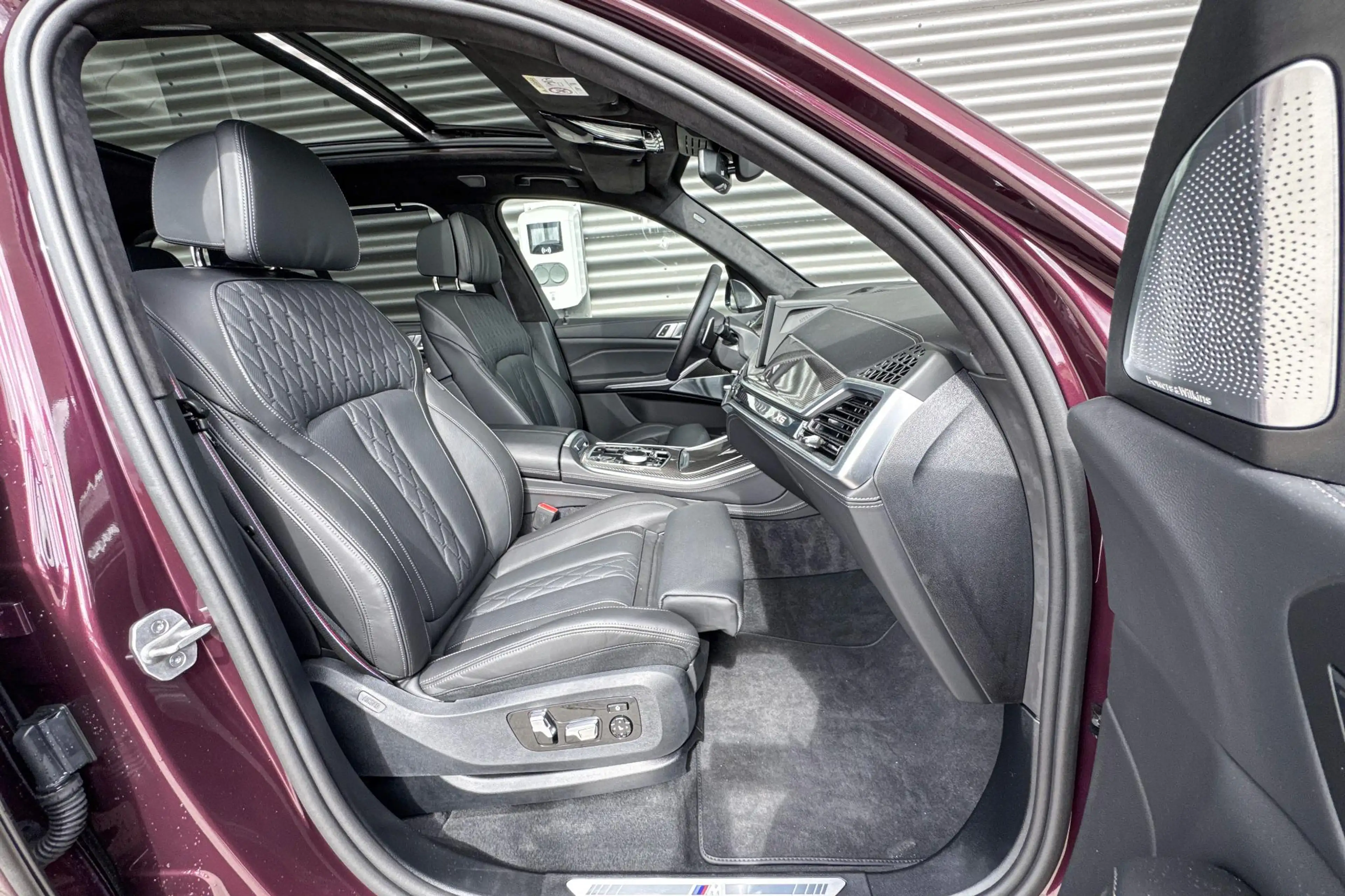 BMW X5 xDrive50e M Sport Pro | Bowers & Wilkins | Driving — photo 6