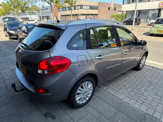 Renault Clio view 6