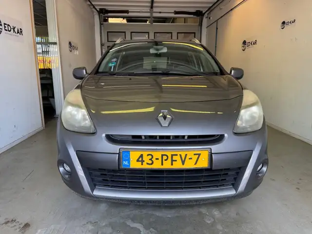Renault Clio view 4