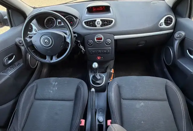 Renault Clio view 13
