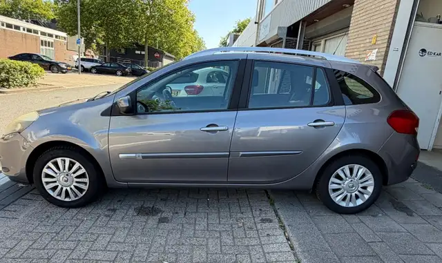 Renault Clio view 15