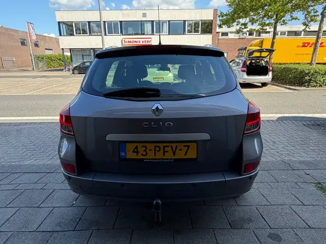 Renault Clio view 7